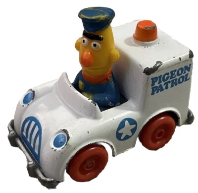 Vintage Playskool 1981 Plaza Sésamo Paloma de Bert Patrol Car Diecast Muppets Foto 1 de 4