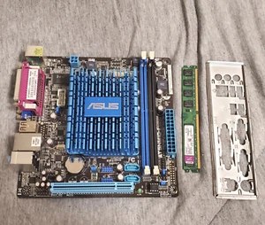 ASUS AT5NM10-I motherboard - fanless mini ITX - Atom D510 - 1GB RAM - IO shield - Imagen 1 de 7