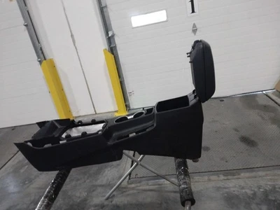 Used Front Lower Center Console fits: 2016 Hyundai Elantra Hatchback GT floor AT Foto 1 de 4