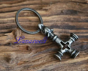 Llavero Cruz de Lobo Martillo de Toro Colgante  - Imagen 1 de 2