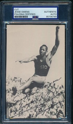 Foto corte 3,5x5,5 firmada/inscrita de corredor olímpico Jesse Owens PSA/DNA 203478 Foto 1 de 2