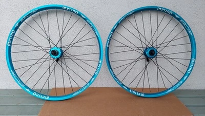 Conjunto de rodas Azonic Outlaw cubos Azonic DH MTB 26 azul - Imagem 1 de 4