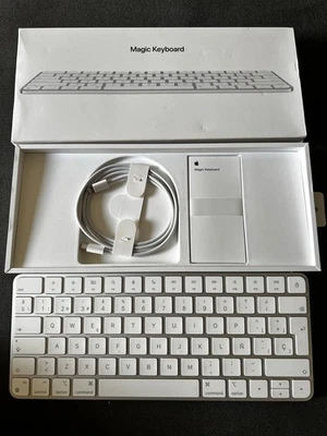 Apple Magic Keyboard White - Image 1 of 4