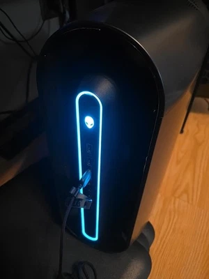 Alienware Aurora R9 i7-9700 RTX 2080 SUPER 16GB DDR4 Win 11 Pro BT + WiFI - Image 1 of 3