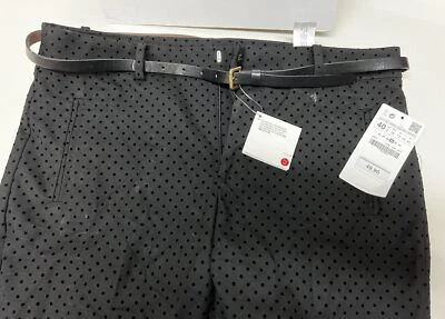 Calça social Zara básica feminina bolinhas tamanho UE 40 preta com cinto e etiquetas - Imagem 1 de 4