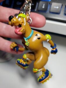 NEW Scooby Doo keyring keychain 2001 vinyl free ship rare on skates rollerblades
