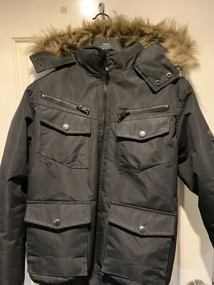 Chaqueta parka para hombre pequeña negra Foto 1 de 4