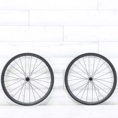 Juego de ruedas de disco de carbono Bontrager Aeolus Pro 37 TLR - 700c, sin cámara, bloqueo central, Foto 1 de 4