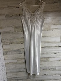 VTG etienne M White Lingerie Nightgown W/ Pearls And Lace