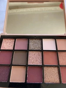 Eyeshadow Retro Palette 15 PCS Total Net 22.5g (New) - Picture 1 of 9