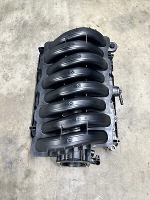 Colector de admisión de motor 28247632 compatible con Chevrolet Suburban 1500 2015-2020 5,3 L Foto 1 de 3