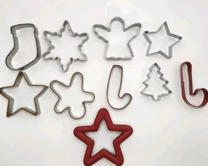Juego de 10 cortadores de galletas navideñas de metal 7 con bordes de silicona diferentes formas - Imagen 1 de 9