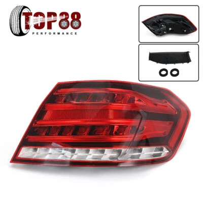 Luz trasera lado del pasajero para Mercedes Benz Clase E 2014 sedán Foto 1 de 4
