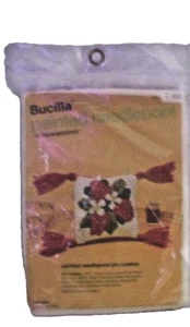 Kit Cojín Pin Punta Aguja Pintado Bucilla # 4602 FRESAS Nuevo - Imagen 1 de 4