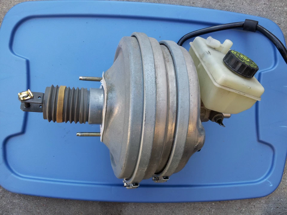 MERCEDES-BENZ W220 S430 S500 S600 Brake Booster Master CYLINDER A0054302430 — 第 1/3 张图片