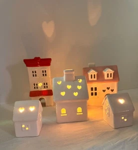 Set tè villaggio ceramica bersaglio Spritz lotto 5 ritagli cuore case - Foto 1 di 8