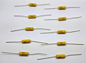 QUANTITY OF 10 VINTAGE 2000 pF (2NF) 125V 1 % AXIAL LEAD CAPACITORS - Picture 1 of 2