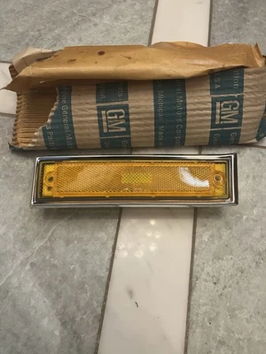 Chevy Truck NOS LH 81-1987 Marker Light 915557 - Image 1 of 4