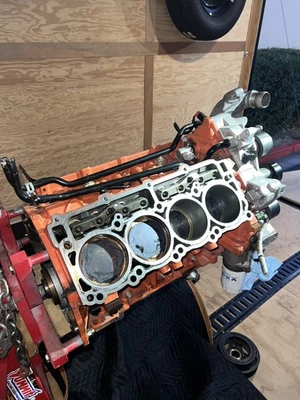 Dodge 6.2 Hellcat Authentic OEM Mopar Piston/Rod Charger And Challenger. All 8 - Image 1 of 3