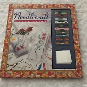 KIT PUNTI INCROCIATI Needlecraft workstation libro principiante spilla segnalibro cuscino NUOVO - Foto 1 di 7