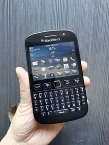 BlackBerry 9720 - Unlocked 3G WIFI - 5MP Camera - FM Radio - GPS - Smartphone - Picture 1 of 12