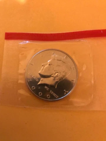 2000 P+D KENNEDY HALF UNCIRCULATED STILL IN MINT CELLO L@@K Cover