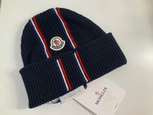 MONCLER HERREN BEANIE MARINEBLAU 100 % SCHURWOLLE GRÖSSE UNI (PASST ALLEN) NEU HERGESTELLT IN ITALIEN - Bild 1 von 12