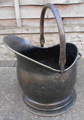 ANTIQUE BRASS EFFECT COAL KINDLING BUCKET HOD SCUTTLE FIRESIDE LOG READ - Image 1 of 4