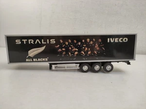 Motrice + Rimorchio Iveco Stralis All Blacks Scala 1/43-I18 - Foto 1 di 16