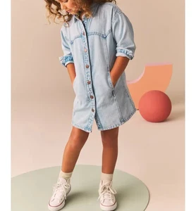 GIRLS NEXT PALE BLUE DENIM COTTON SHIRT DRESS AGE 9 YEARS (REF 634) - Picture 1 of 4
