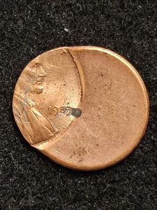 Bella moneta rossa/RB Off-Center Strike 1983 Lincoln Memorial Cent errore ID 01 - Foto 1 di 2