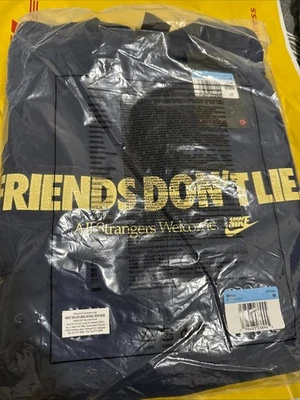 Nike x Stranger Things Cuello Redondo AMIGOS NO MIENTEN | Talla M | Vellón Suave Azul Marino🔥 Foto 1 de 2