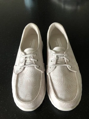 Zapatos sin cordones Skechers para mujer alfombrilla de yoga zapatos de barco de felpa 137071 talla 8,5 natural Foto 1 de 4