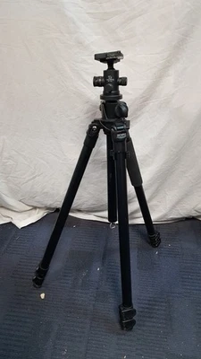 WITHOUT PLATE! Benro a2970f mg-aluminium tripod with giottos mh 1302 head - Image 1 of 4