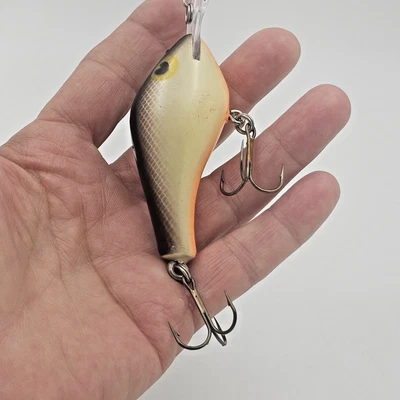 Vtg Poe's 300 Cedar Wood 5/8 Oz Crankbait 49 Black/Brown Pearl White/Hot Belly - Image 1 of 4