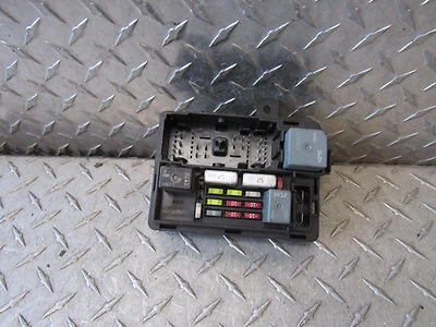 2007 CHEVROLET IMPALA RIGHT PASSENGER FRONT FUSE BOX MULTIPLEX 3.5L 6CYL 4DR - Image 1 of 4