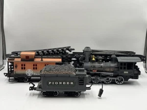 Vintage New Bright Locomotive Pioneer 3 Train Cars 18 Rails Tested - Picture 1 of 10