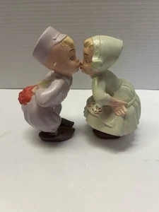 Vintage einzigartige Keramik niederländische Junge & Mädchen küssende Figuren Holland Form 6,5" - Bild 1 von 16