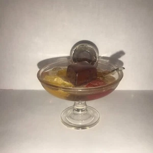 Ciotola con piedini da dessert 3D realistica vintage con cucchiaio frigo calamita - Foto 1 di 4
