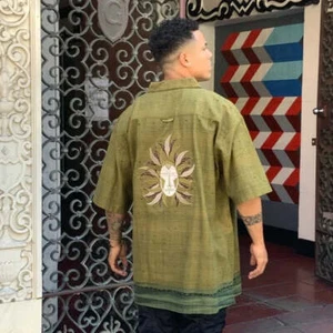 Camisa Para Hombre Pelle Pelle Dk Oliva Arte Africano Abotonada Nueva Con Etiquetas - Imagen 1 de 4