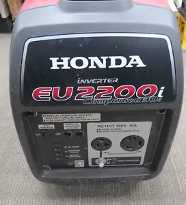 HONDA INVERTER EU2200i COMPANION 30a - GENERATOR - GAS GREAT SHAPE !!! - Picture 1 of 6