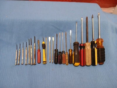 Huge Lot of 22 Assorted Screwdrivers - Image 1 of 4