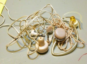 Vintage Lot Of 2 Sets Of Ear Plugs - Picture 1 of 1