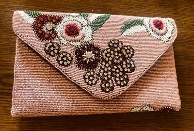 GORGEOUS ANTHROPOLOGIE PINK GLASS BEAD AND RHINESTONE ENVELOPE CLUTCH HAND BAG - Image 1 of 4