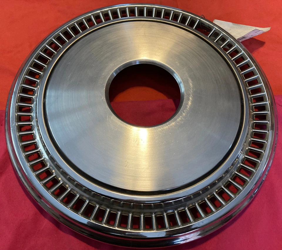 Tapacubos cubierta rueda delantera Dodge Truck Ram Charger Trail Duster 15" 4x4 1980-85  Foto 1 de 4