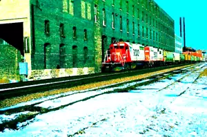 ORIGINALE KODACHROME SLIDE SOO LINE SD40-2 #777 MILWAUKEE, WI 24 FEBBRAIO 1986 - Foto 1 di 1