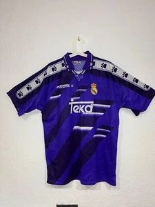 camiseta retro real madrid kelme morada suplente temporada 1996 - Imagen 1 de 4