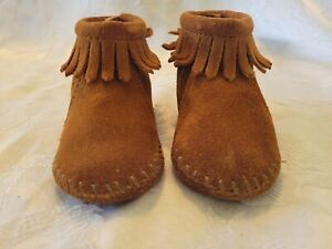 MINNETONKA Fringe Suede Moccasin Booties Baby  Size 4 Back Strap Brown preowned 