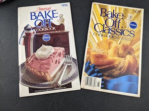 2 Pillsbury Bake-Off Classics Cookbook Winners 27 28 Years 1979 206 recipe Cook - Imagen 1 de 17