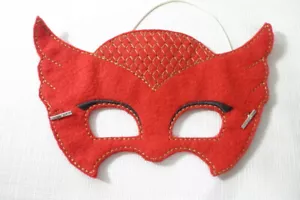 Child's Red Felt DEVIL HALF-MASK Halloween Dress Up - Picture 1 of 1